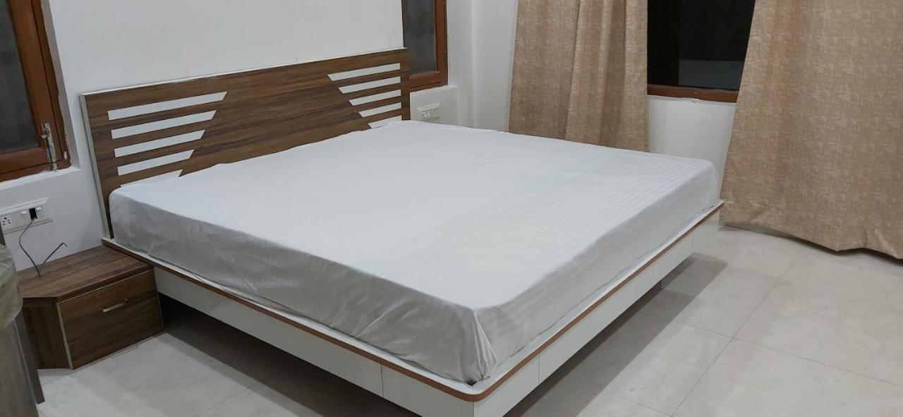 Solitude Inn Bnb Shimla Ngoại thất bức ảnh